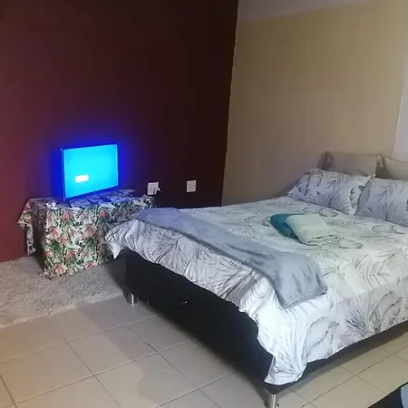 Gloria'S Guests.Com Apartment Polokwane Exterior photo